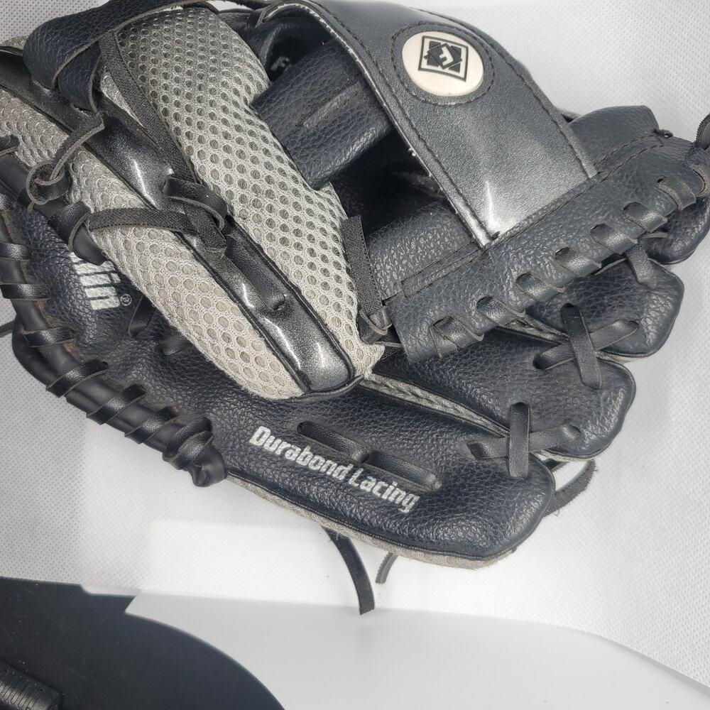 Franklin 4042 9.5 Inch Kids Youth Baseball Glove Mitt Right Hand Throw Black